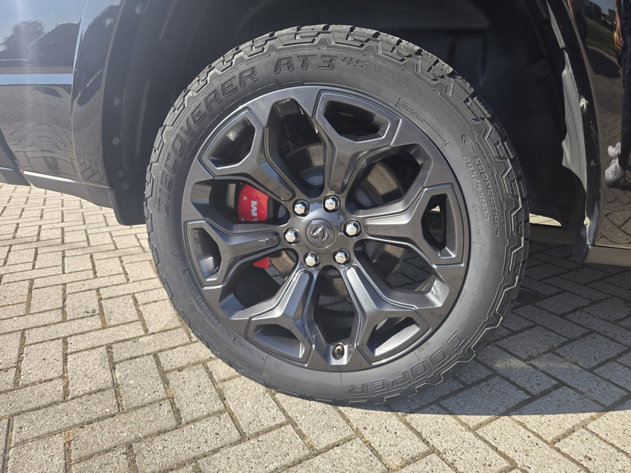 Dodge RAM 1500 5.7 V8 4x4 Crew Cab Laramie