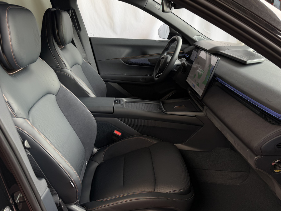 Lynk & Co 08 2026 345PK MORE HYBRIDE MASSAGE STOEL VERW/VENTILATIE PANO MATRIX LED HARMAN KARDON NIEUWE AUTO 360°