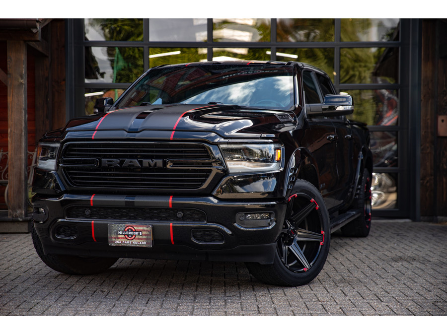 Dodge RAM 1500 5.7 V8 4x4 Crew Cab Sport