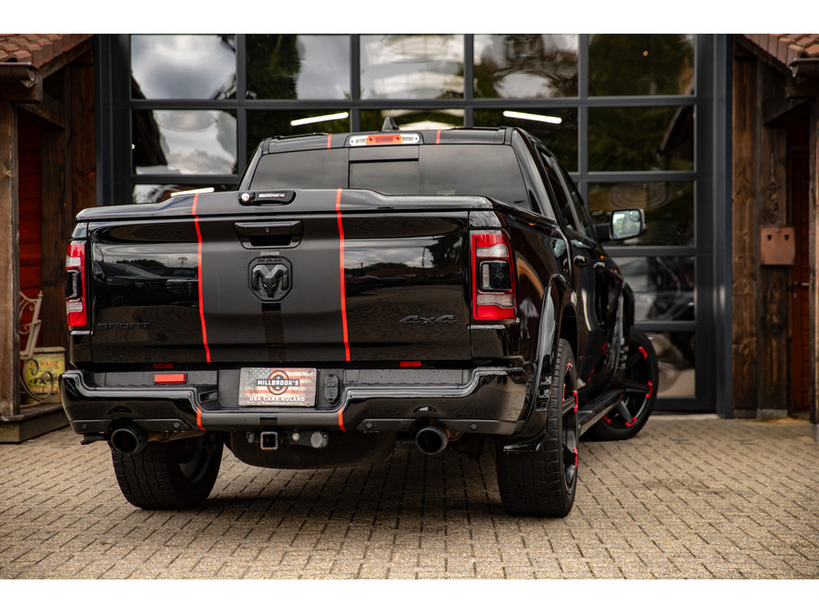 Dodge RAM 1500 5.7 V8 4x4 Crew Cab Sport