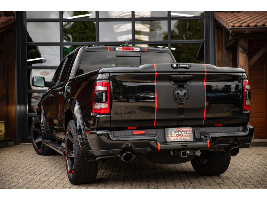 Dodge RAM 1500 5.7 V8 4x4 Crew Cab Sport