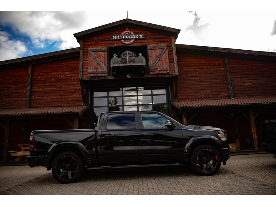 Dodge RAM 1500 5.7 V8 4x4 Crew Cab Sport