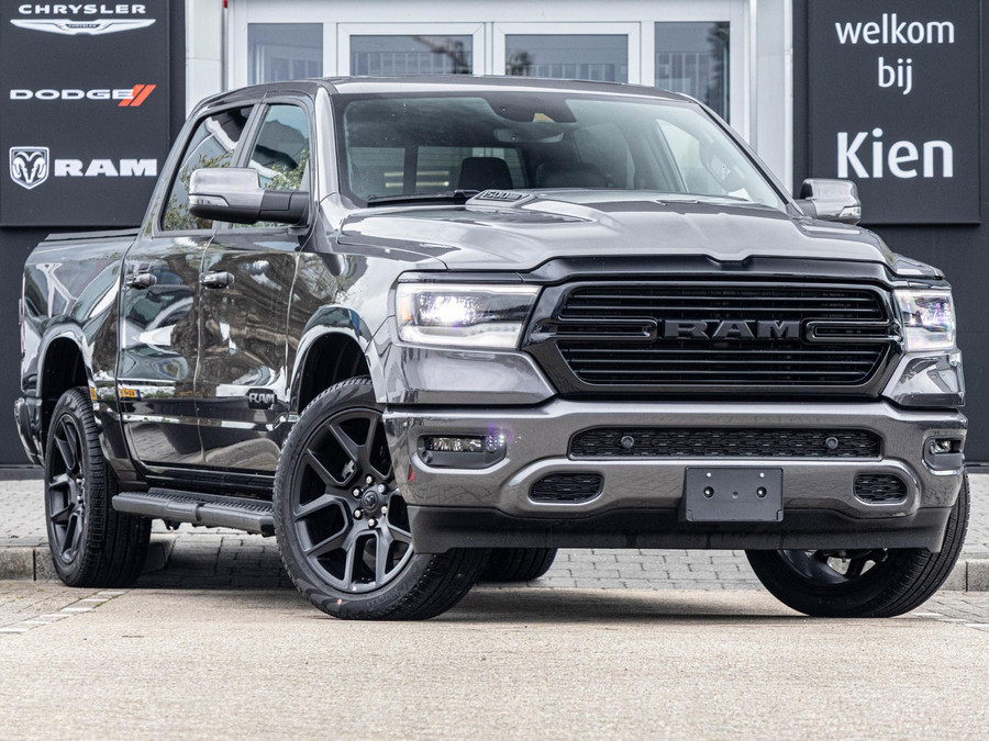 Dodge RAM 1500 5.7 V8 4x4 Crew Cab Night Edition