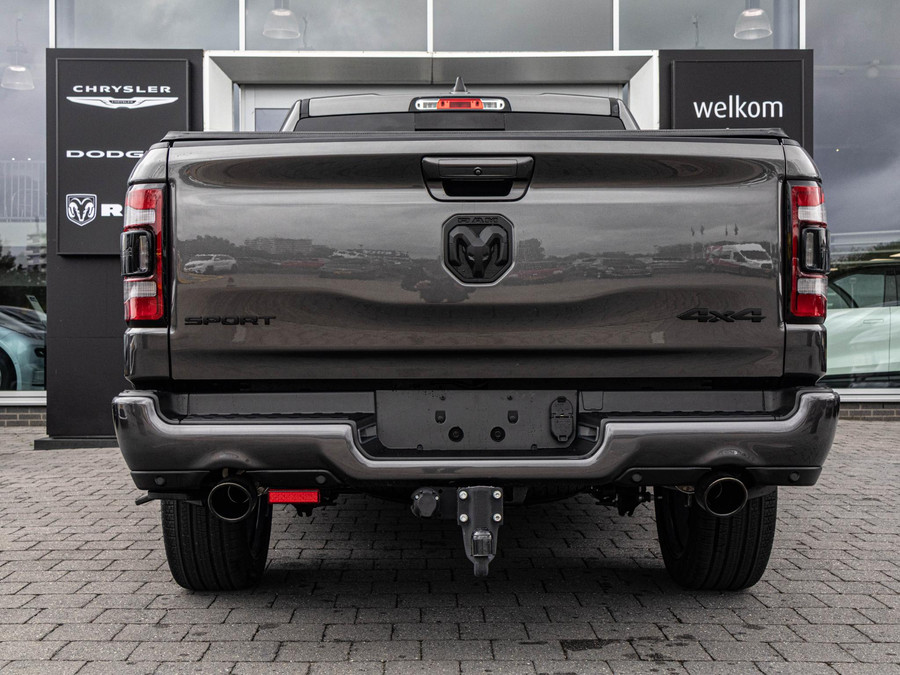 Dodge RAM 1500 5.7 V8 4x4 Crew Cab Night Edition