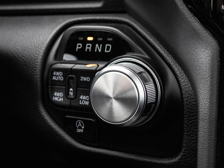 Dodge RAM 1500 5.7 V8 4x4 Crew Cab Night Edition