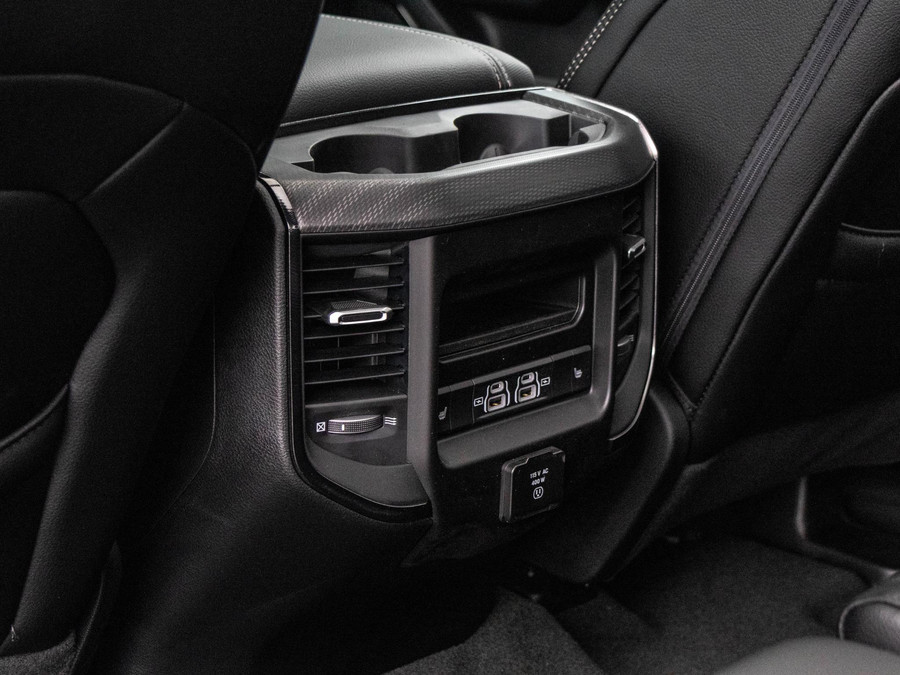 Dodge RAM 1500 5.7 V8 4x4 Crew Cab Night Edition