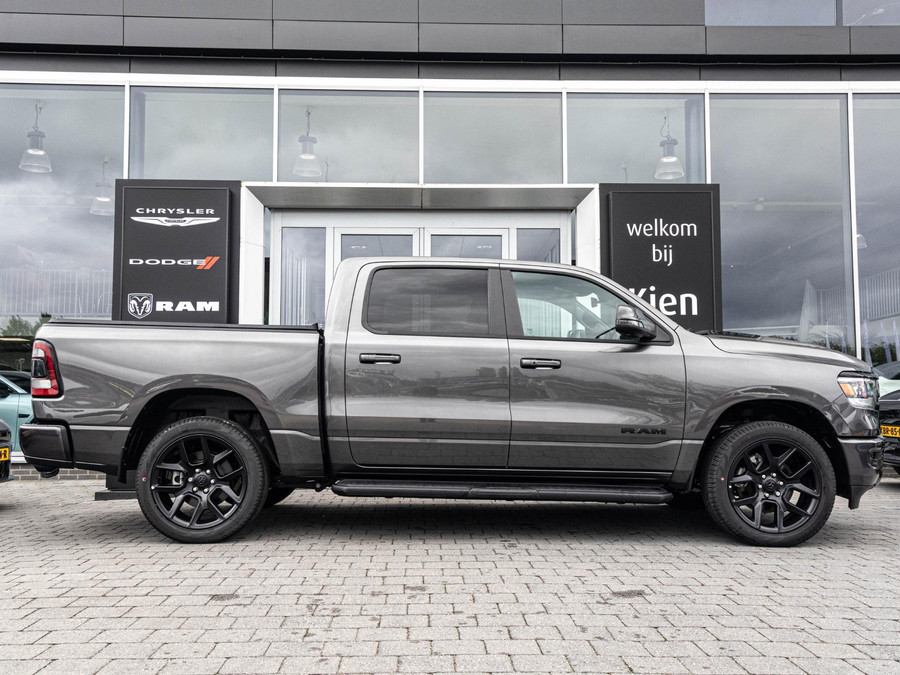 Dodge RAM 1500 5.7 V8 4x4 Crew Cab Night Edition
