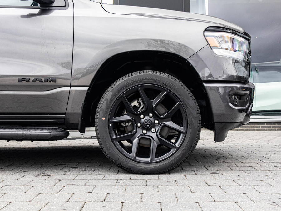 Dodge RAM 1500 5.7 V8 4x4 Crew Cab Night Edition