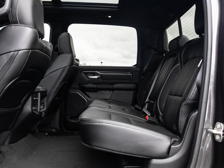Dodge RAM 1500 5.7 V8 4x4 Crew Cab Night Edition