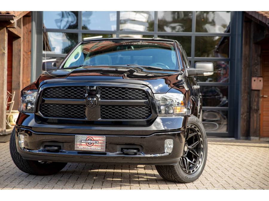 Dodge RAM 1500 5.7 V8 Crew Cab