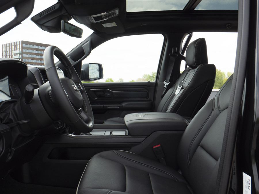 RAM 1500 Limited | 5.7 V8 | 4x4 | Crew Cab |