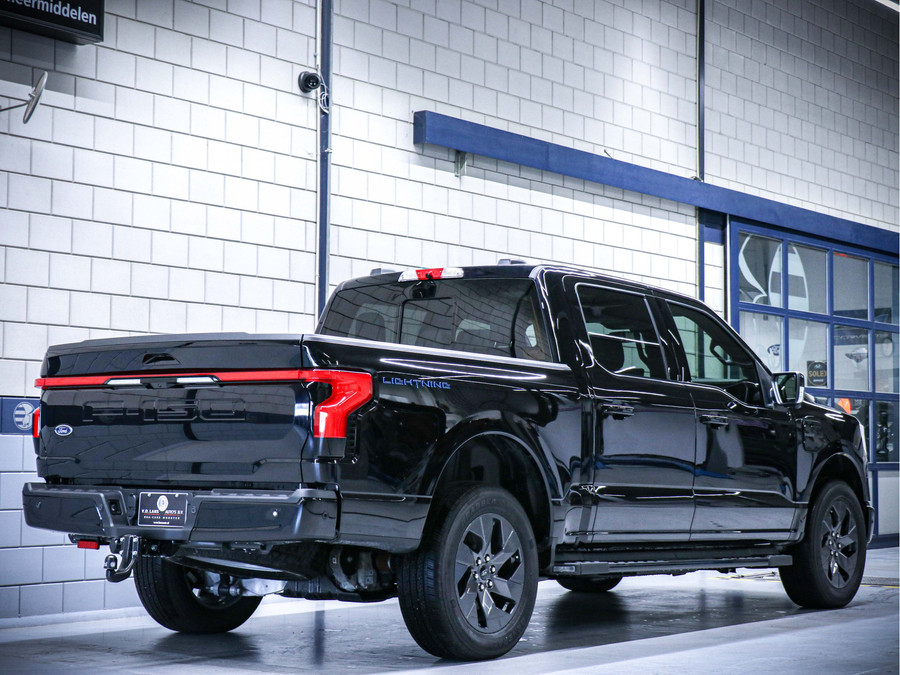 Ford Lightning Lariat Extended Range | 514 km. range Extended Range