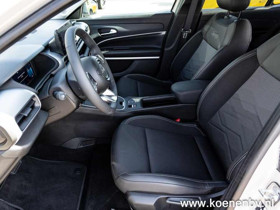 Jeep Avenger SUMMIT 54KWH Granite