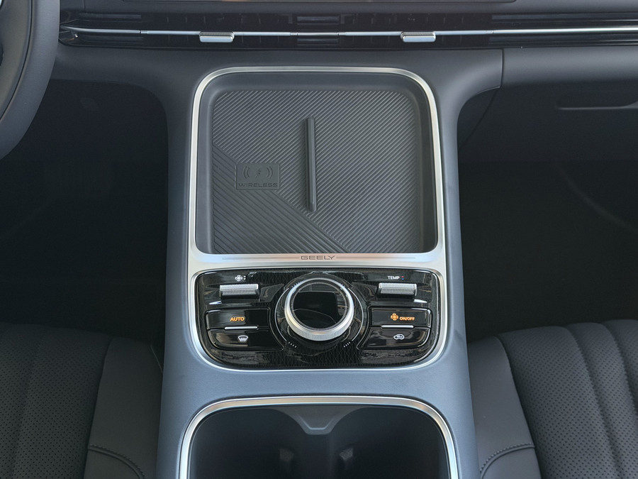 Geely Starray EM-i MAX+ PHEV LONG RANGE | 29,8 kWh ACCU | 136 KM WLTP | PANORAMADAK | FULL OPTION | MET MASSAGE