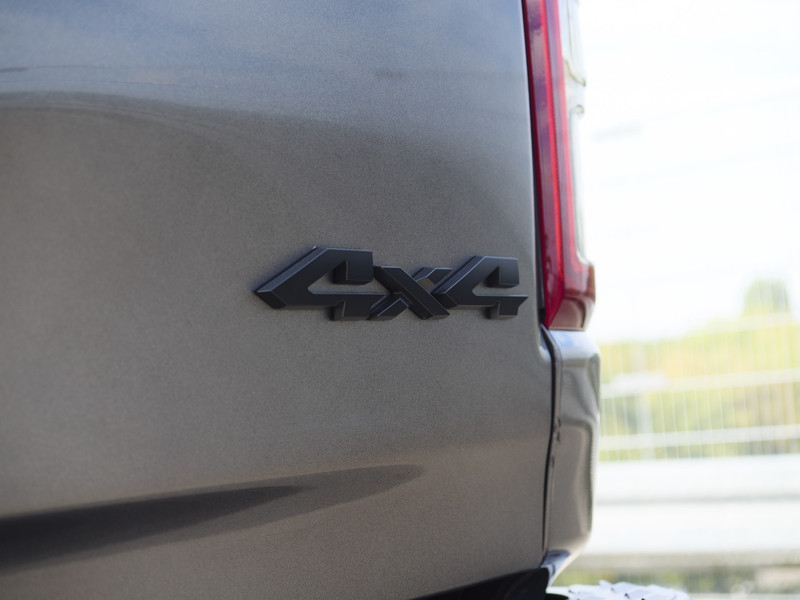 Dodge Ram 1500 | Bighorn | Night | Final V8 Edition | 4x4 | Crew Cab