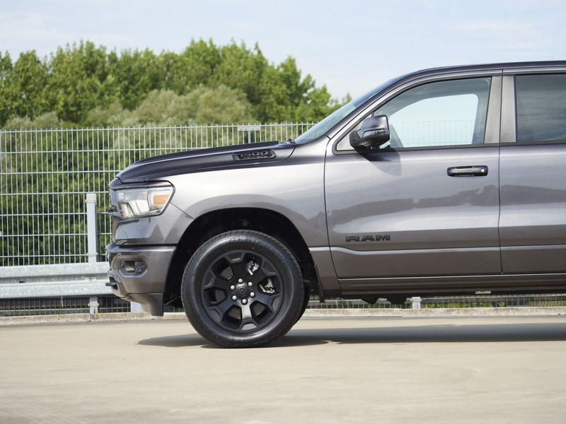 Dodge Ram 1500 | Bighorn | Night | Final V8 Edition | 4x4 | Crew Cab