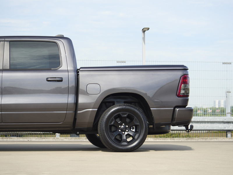 Dodge Ram 1500 | Bighorn | Night | Final V8 Edition | 4x4 | Crew Cab