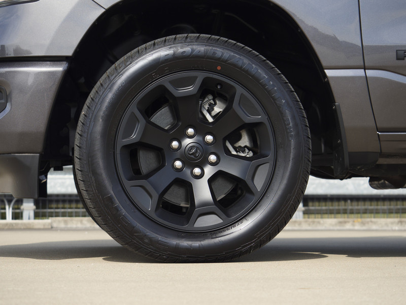 Dodge Ram 1500 | Bighorn | Night | Final V8 Edition | 4x4 | Crew Cab