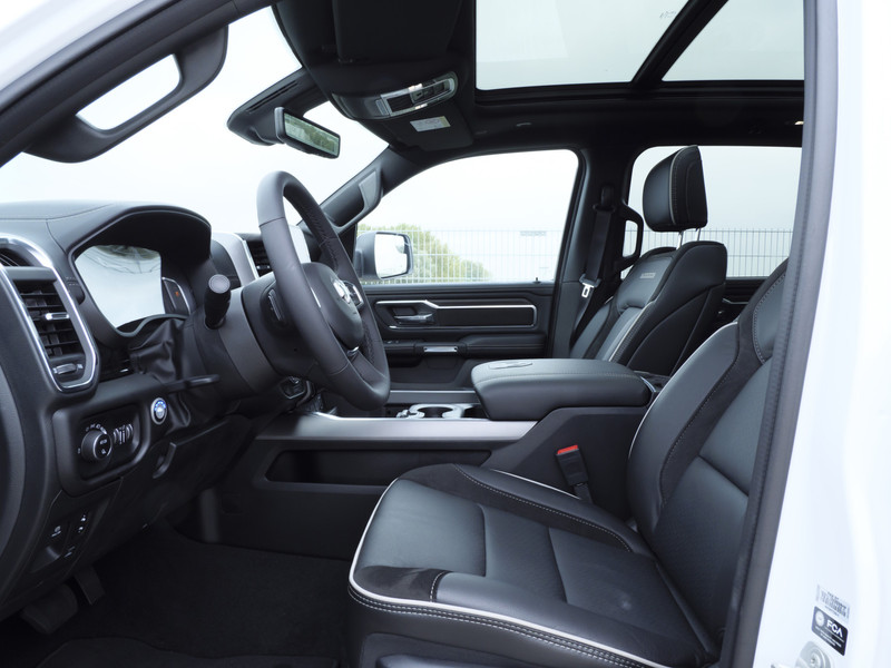 Dodge Ram 1500 | Laramie | Premium Night | 3.0L I6 Hurricane | Crew Cab | 4X4 |