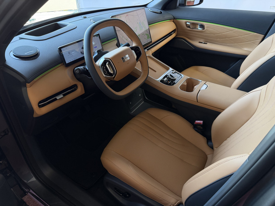 Geely Starray EM-i MAX+ PHEV LONG RANGE 09/2026 BRUIN LEER | 29,8 kWh ACCU | 136 KM WLTP | PANORAMADAK | STOELVERWARMIN