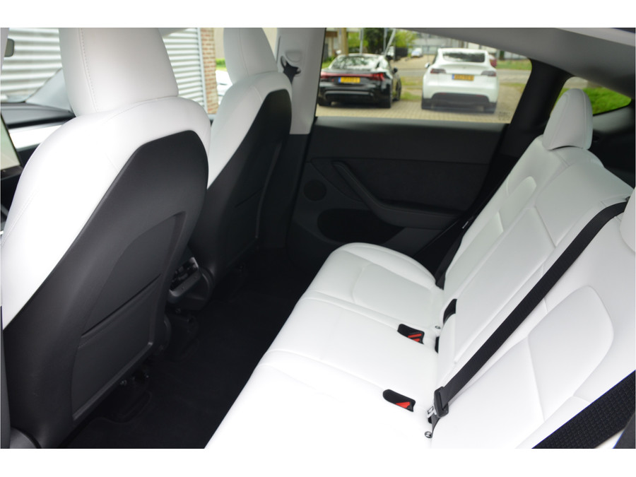 Tesla Model Y RWD 58 kWh