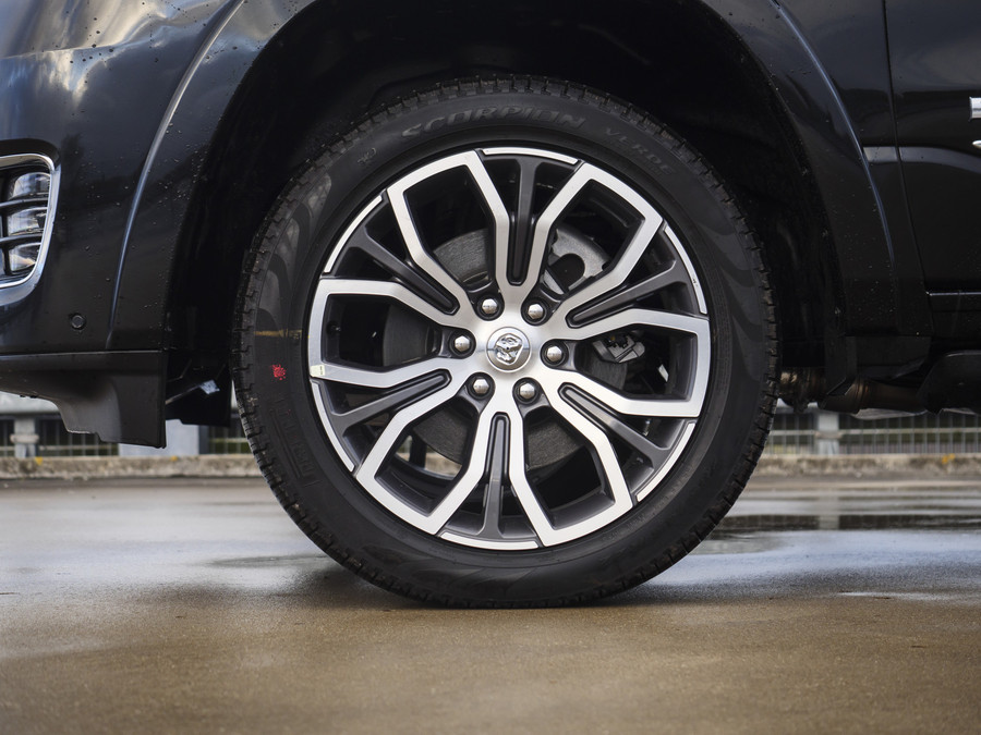Dodge RAM | 1500 | Tungsten | 3.0L Twin-Turbo Hurricane | High Output | Crew Cab | 4X4