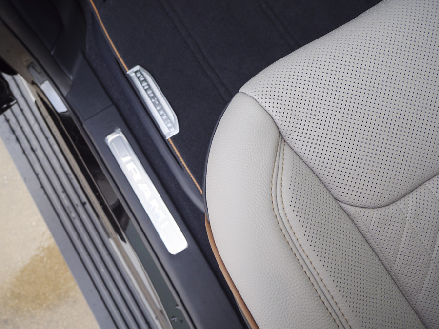 Dodge RAM | 1500 | Tungsten | 3.0L Twin-Turbo Hurricane | High Output | Crew Cab | 4X4