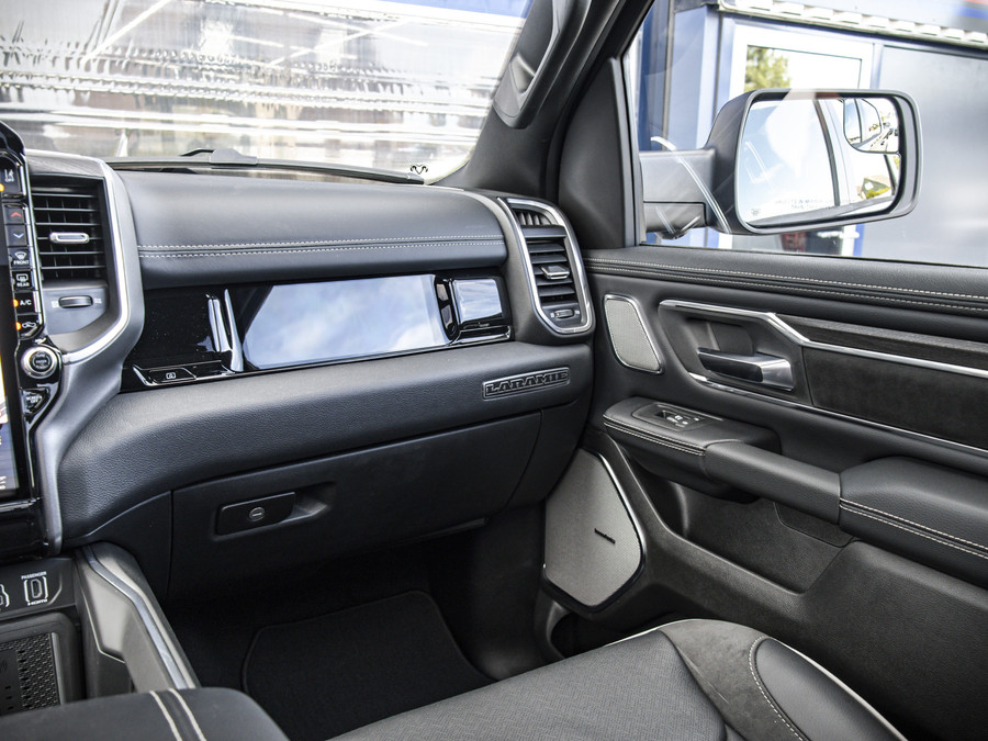 Dodge Dodge Ram Laramie Night Edition | 5.7L V8 Hemi | Full Option
