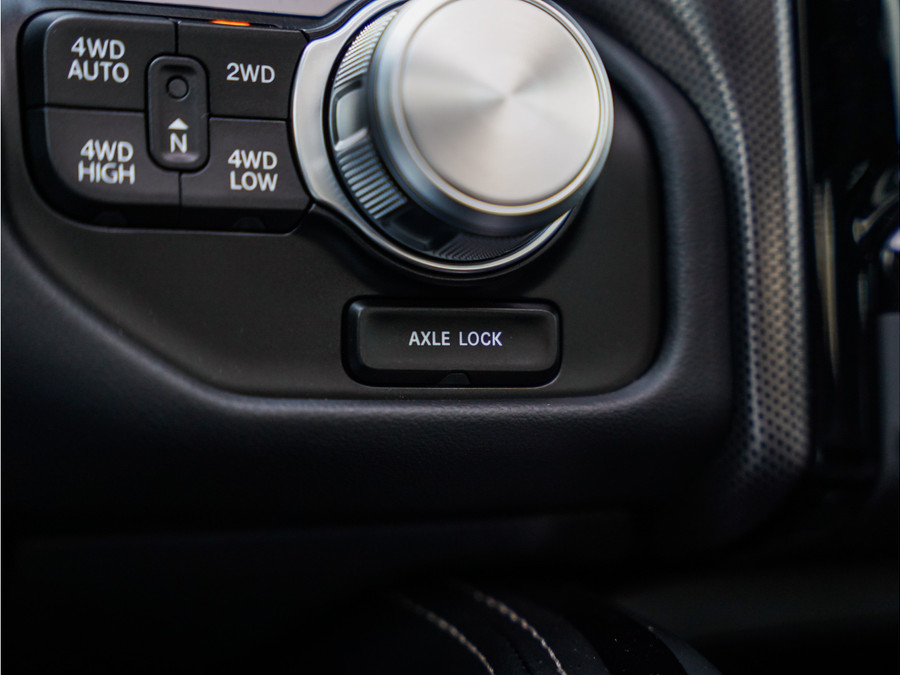 Dodge RAM 1500 5.7 V8 4x4 Crew Cab Limited Night
