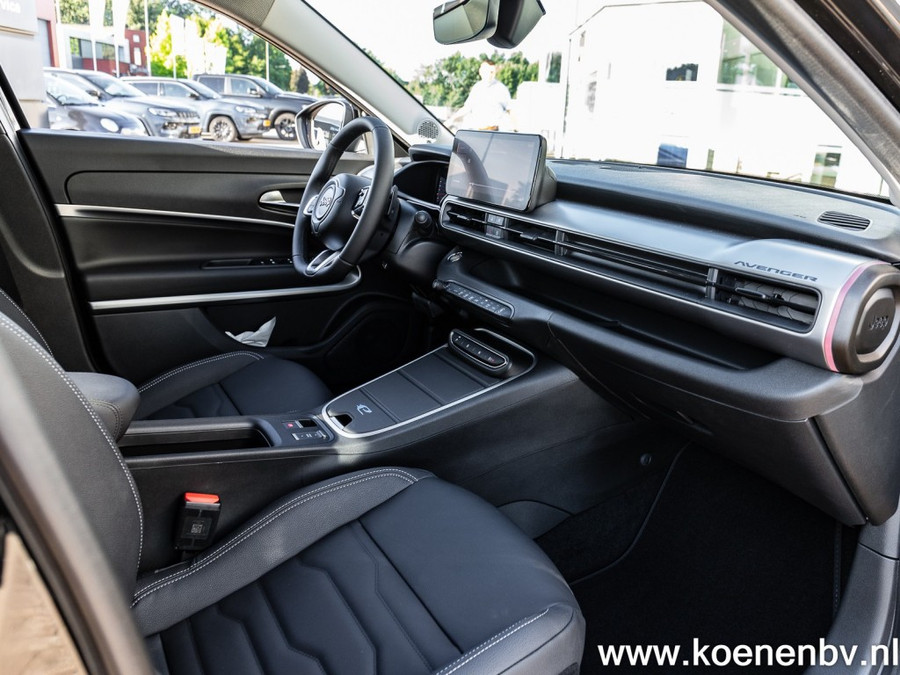 Jeep Avenger 1.2 E-Hybrid SUMMIT Auto. PANO / LEER / ENTERTAINMENT PACK