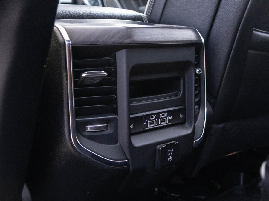 Dodge RAM 1500 3.0 Hurricane Crew Cab Laramie Night Premium