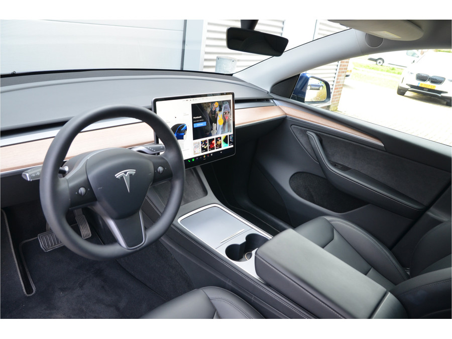 Tesla Model Y RWD 58 kWh