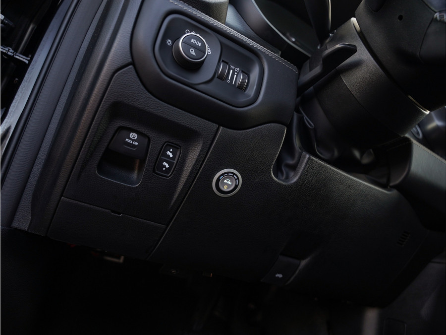 Dodge RAM 1500 5.7 V8 4x4 Crew Cab Limited