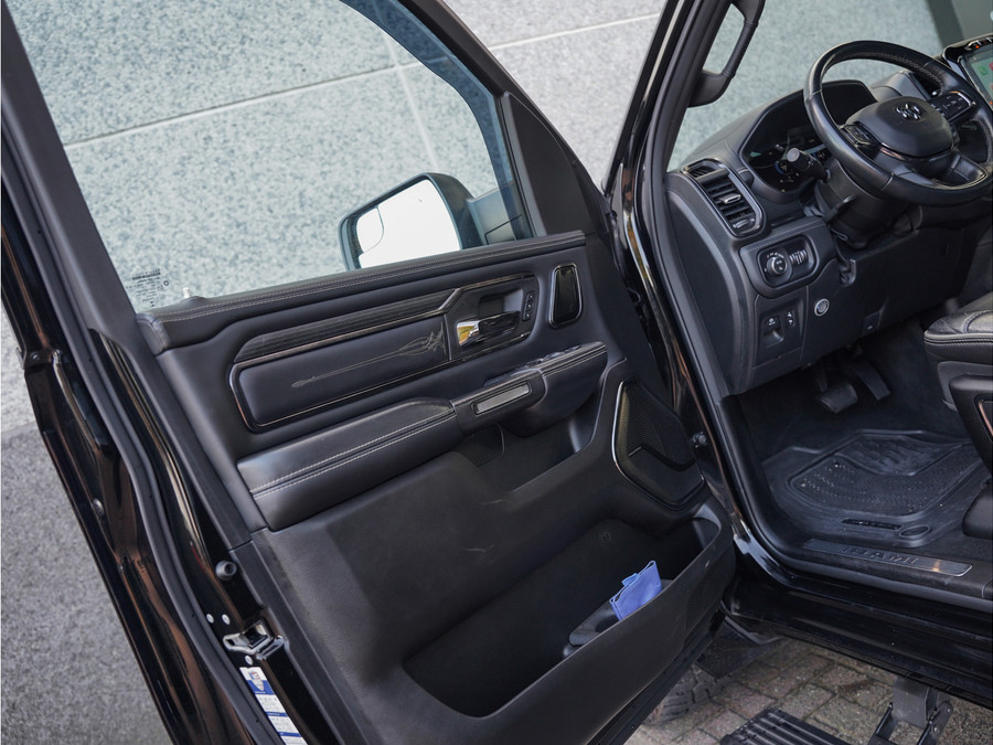 Dodge RAM 1500 5.7 V8 4x4 Crew Cab Limited