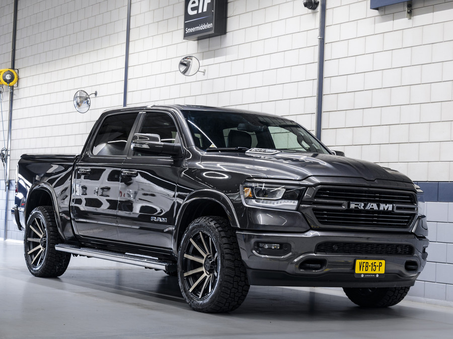 Dodge RAM 1500 5.7 V8 4x4 Crew Cab Laramie