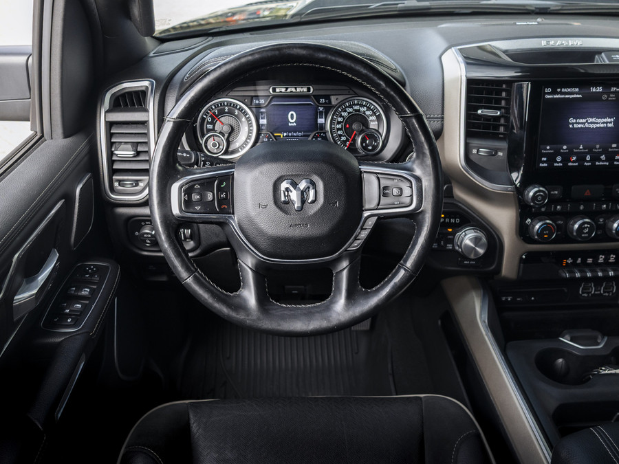 Dodge RAM 1500 5.7 V8 4x4 Crew Cab Laramie