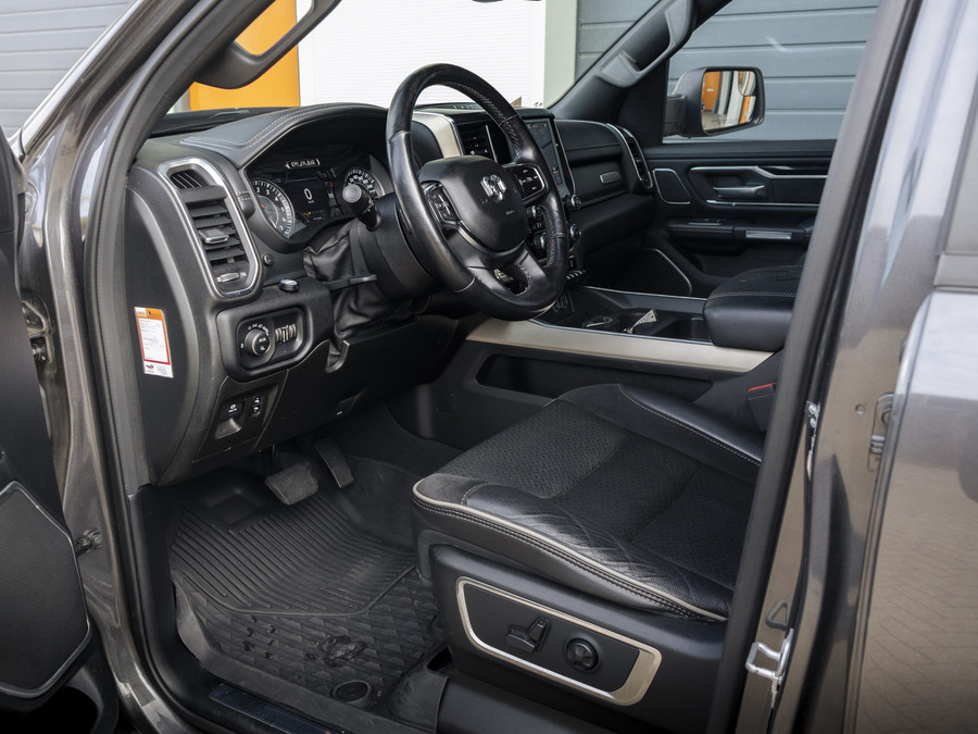 Dodge RAM 1500 5.7 V8 4x4 Crew Cab Laramie