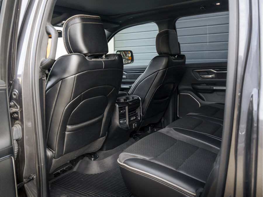 Dodge RAM 1500 5.7 V8 4x4 Crew Cab Laramie