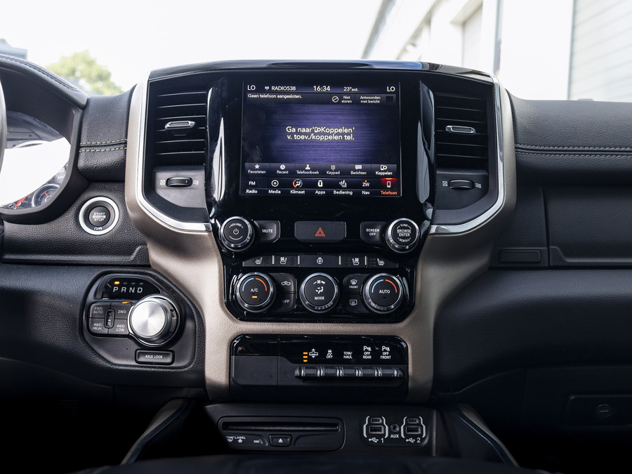 Dodge RAM 1500 5.7 V8 4x4 Crew Cab Laramie