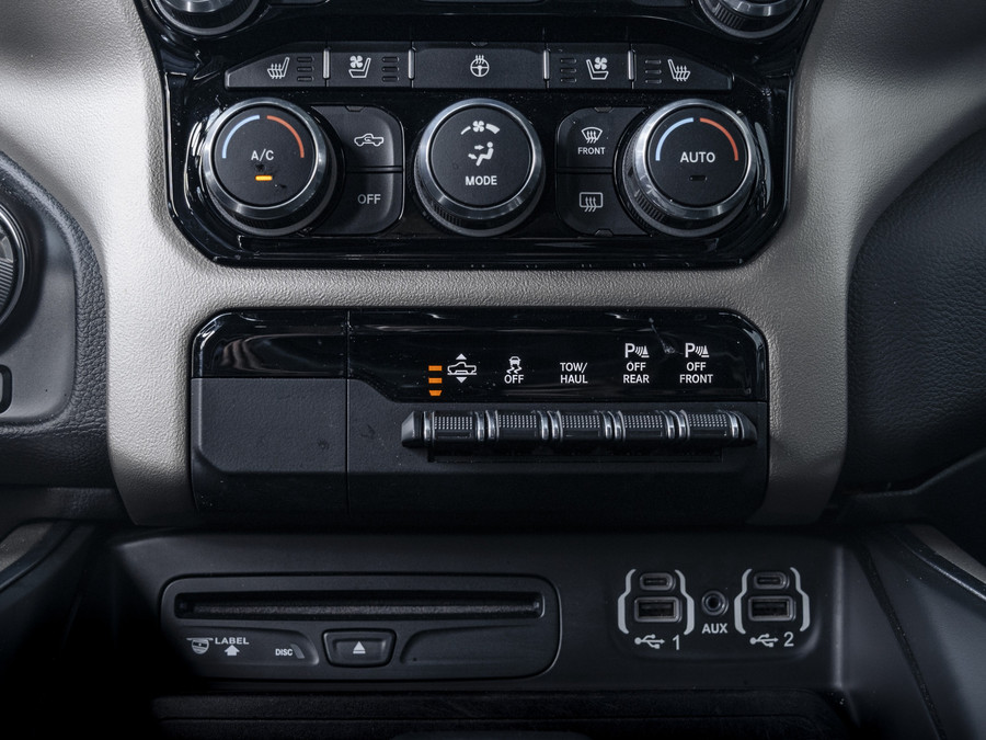 Dodge RAM 1500 5.7 V8 4x4 Crew Cab Laramie