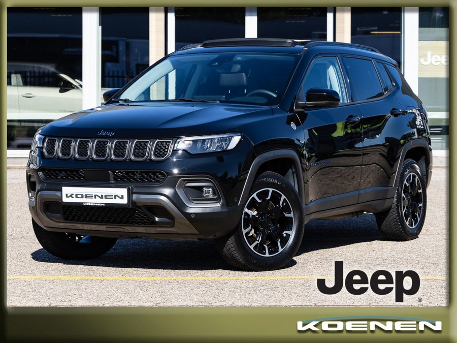 Jeep Compass 4XE 240 PHEV 240PK Trailhawk/ Panodak/ Leer/ Apple Carplay/