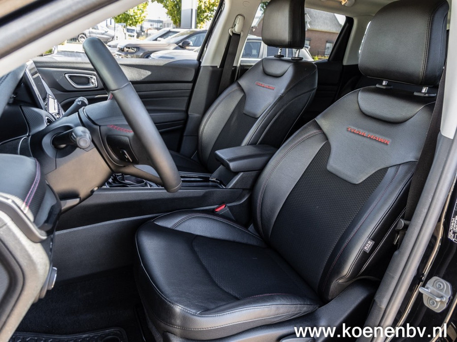 Jeep Compass 4XE 240 PHEV 240PK Trailhawk/ Panodak/ Leer/ Apple Carplay/