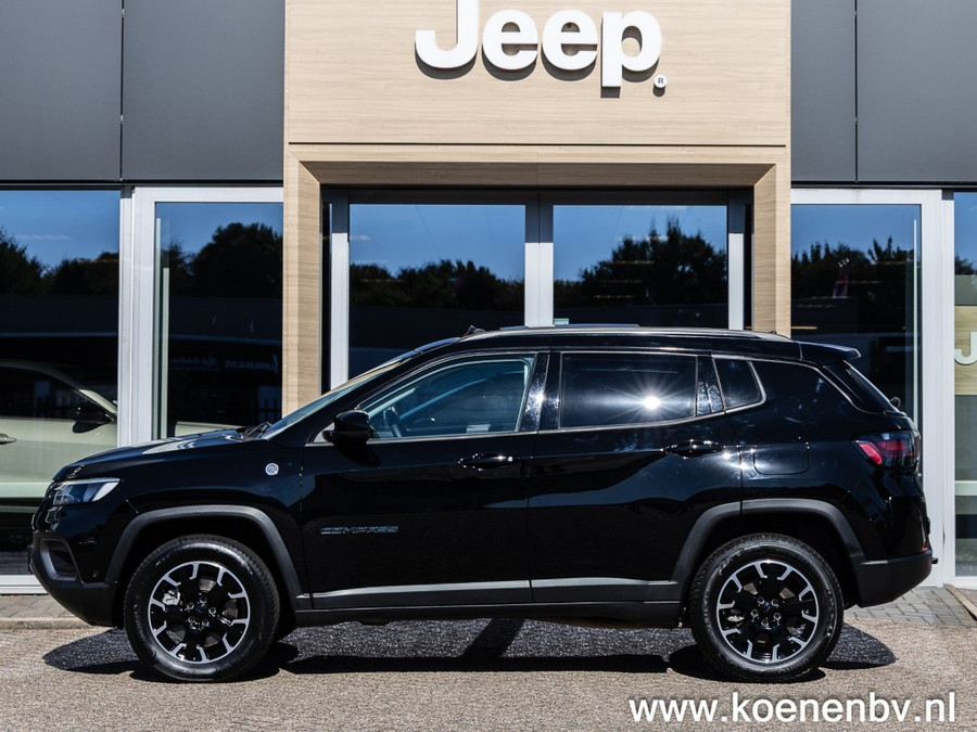 Jeep Compass 4XE 240 PHEV 240PK Trailhawk/ Panodak/ Leer/ Apple Carplay/