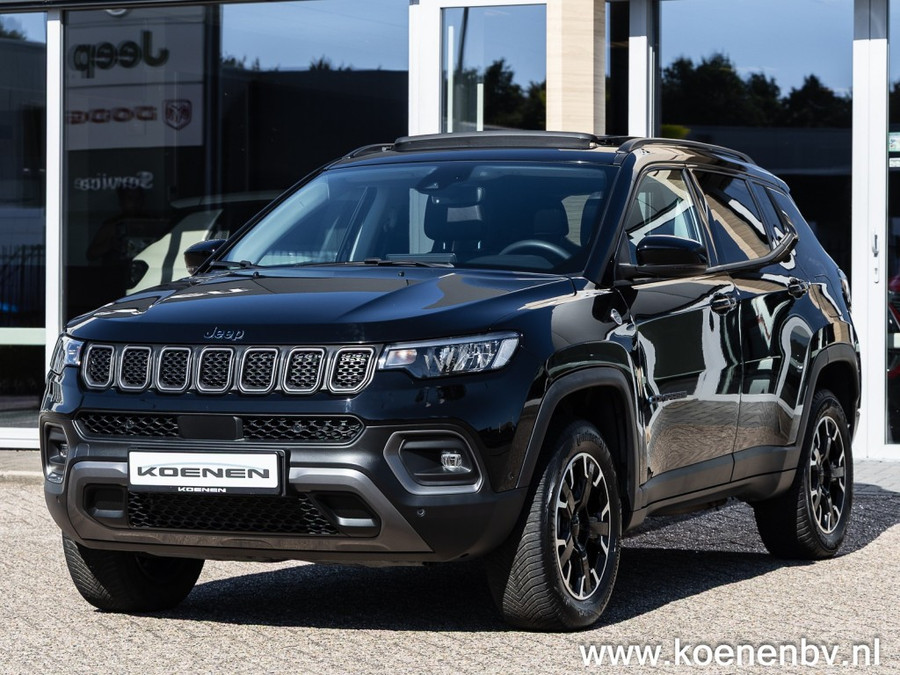 Jeep Compass 4XE 240 PHEV 240PK Trailhawk/ Panodak/ Leer/ Apple Carplay/