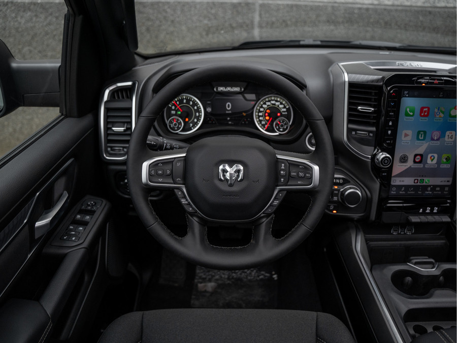Dodge RAM 1500 3.0L SST 420pk Big Horn Night CrewCab 4x4