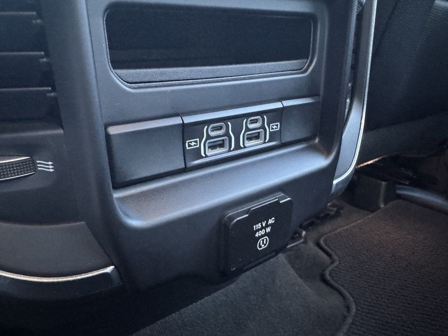 Dodge Ram 1500 Laramie Sport