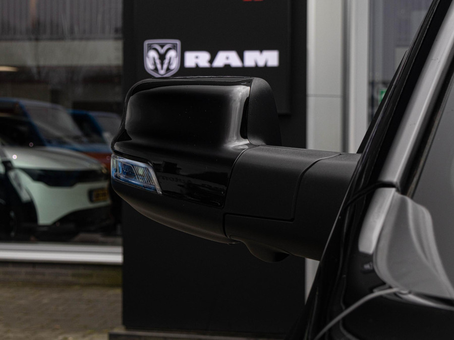 Dodge RAM 1500 3.0 Crew Cab Laramie Premium