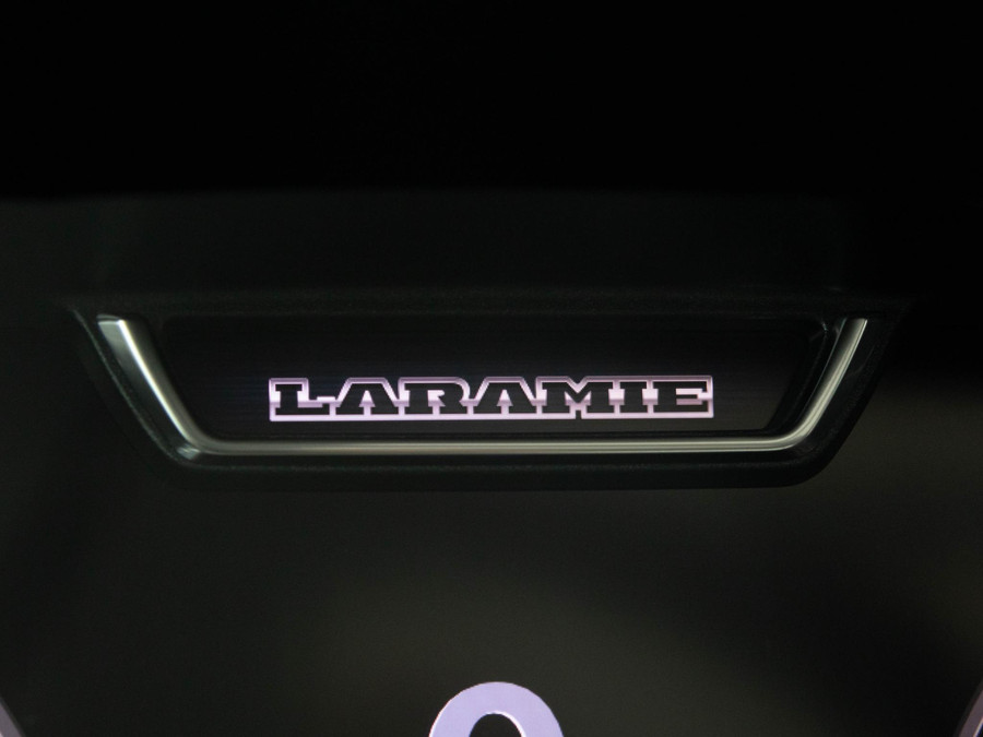 Dodge RAM 1500 3.0 Crew Cab Laramie Premium