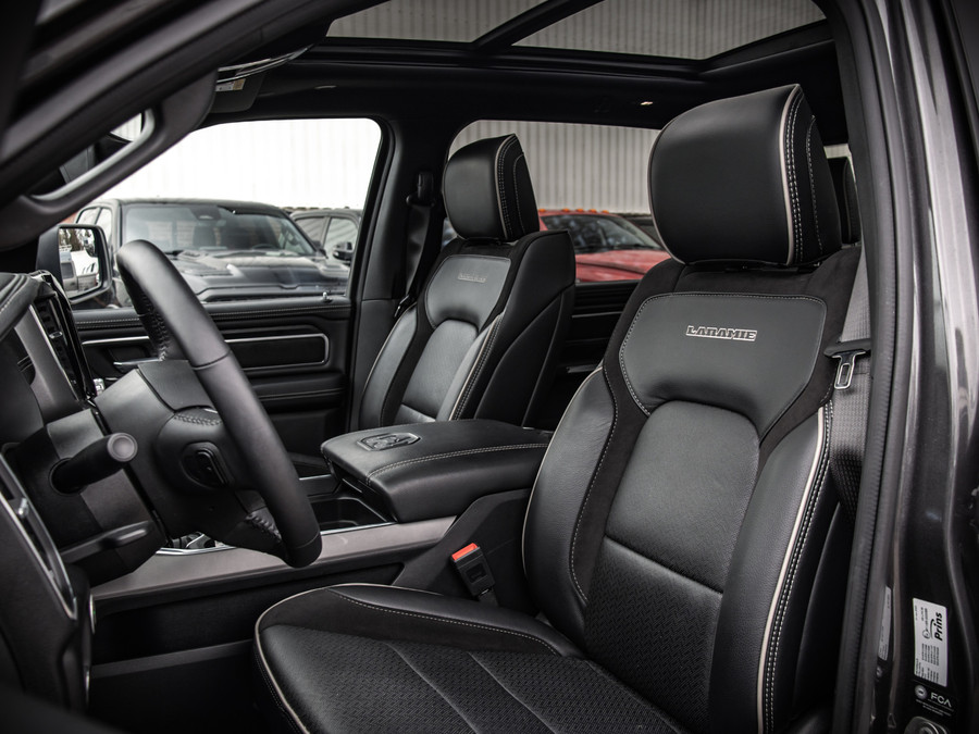 Dodge Ram 1500 Laramie Night Edition