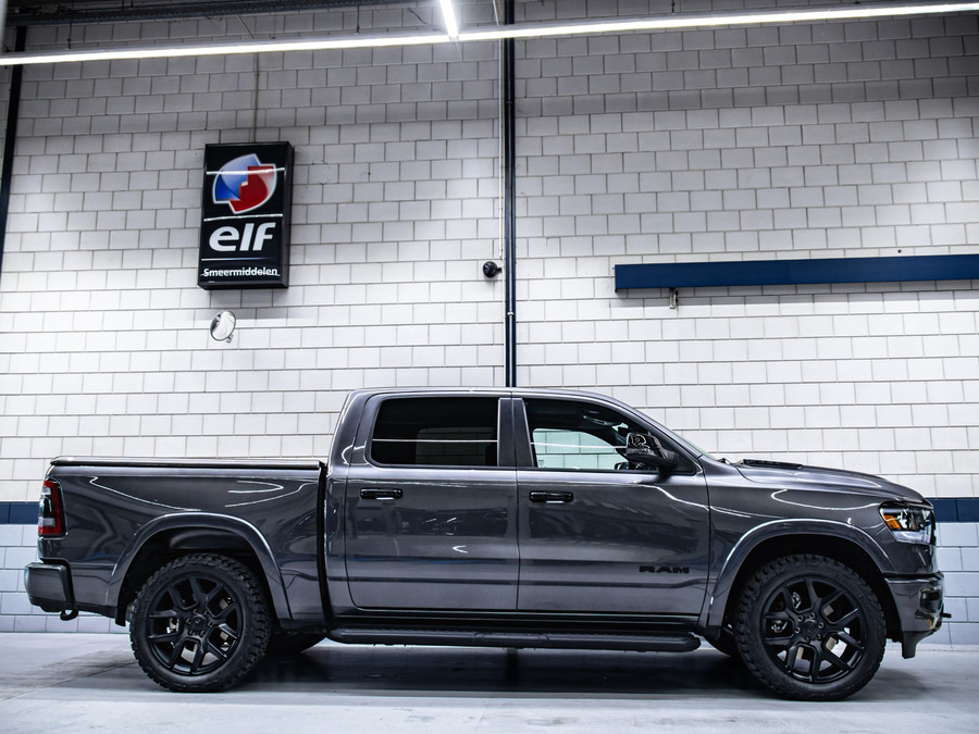 Dodge Ram 1500 Laramie Night Edition